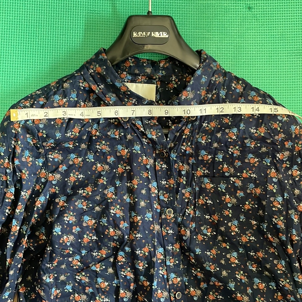 Forever21 button blouse - Picture 4 of 7